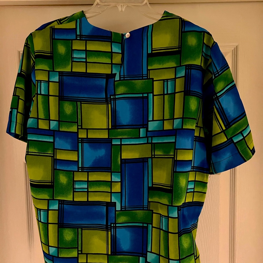Jordan women’s vantage blouse size large A8A
